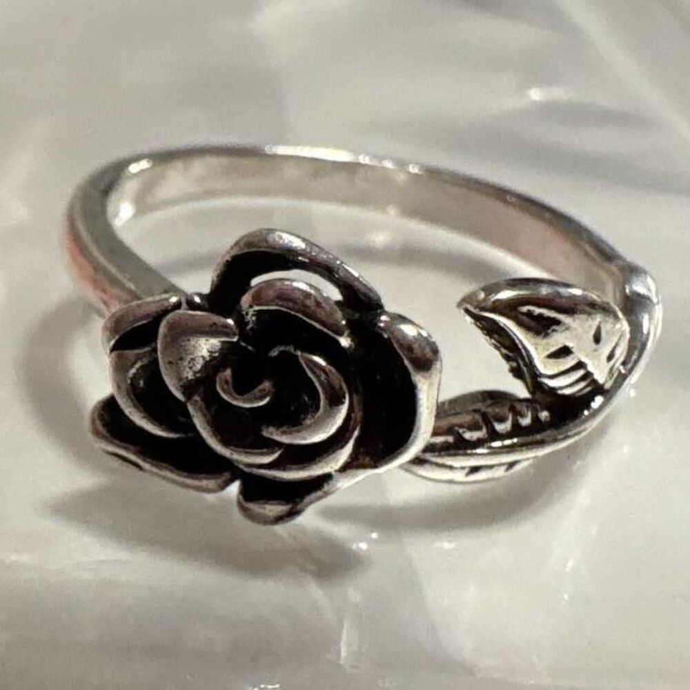 ethereal rose ring🐰🌹 size 7 - Picture 3 of 3